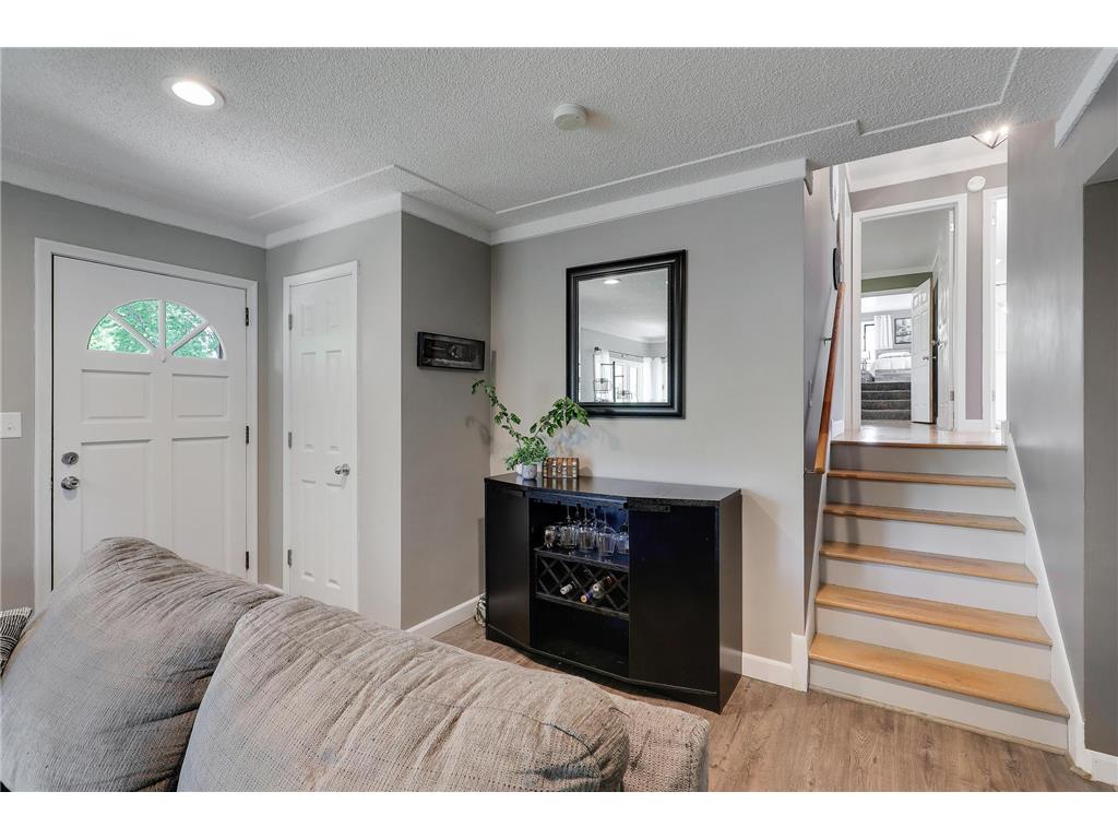 2817 W 108th Street Bloomington MN 55431 7083311 image8