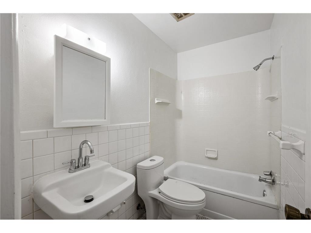 2818 E 31st Street Minneapolis MN 55406 6770334 image25