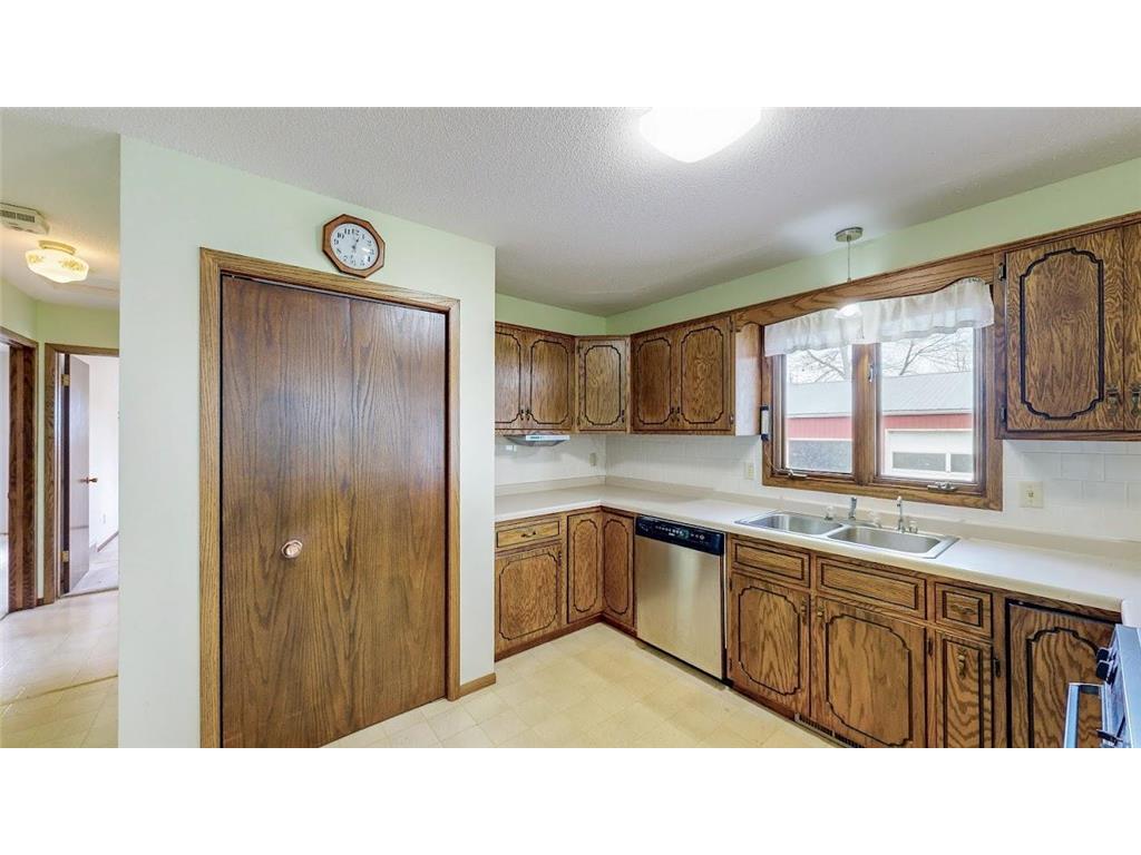 28186 Little Floyd Lake Road Detroit Twp MN 56501 7076171 image10
