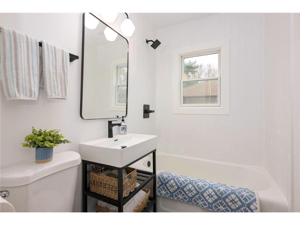 2820 50th Ave N Minneapolis MN 55430 7047320 image19