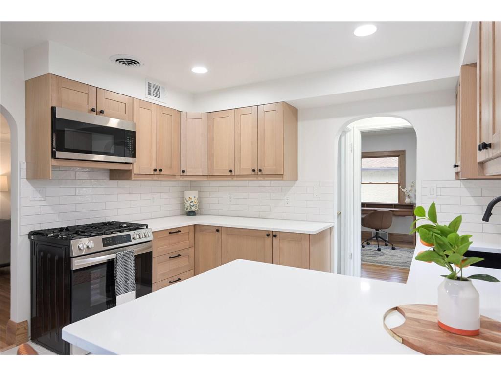 2820 50th Ave N Minneapolis MN 55430 7047320 image23