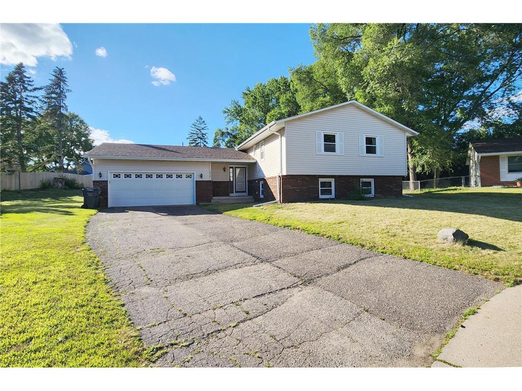 2825 Hilltop Court North Saint Paul MN 55109 6753333 image1