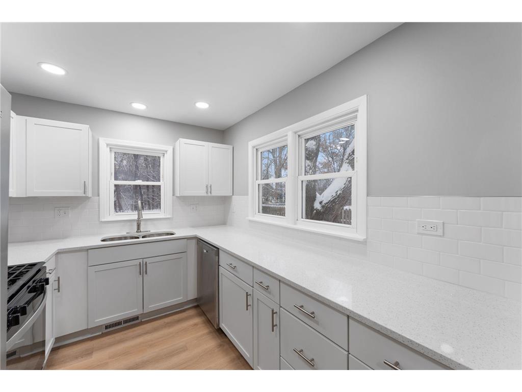 2825 Woodale Drive Mounds View MN 55112 6825305 image1