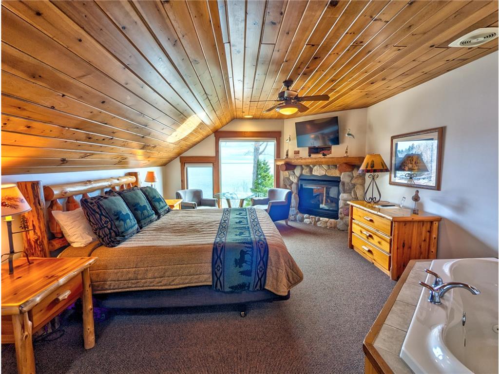 2826 Highway 61 #400 Silver Creek Twp MN 55616 - Superior 7115920 image9