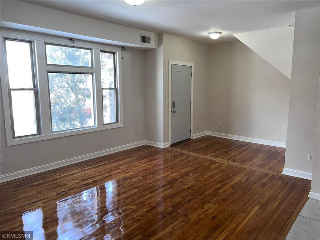 2827 Bryant Avenue N #2 Minneapolis MN 55411 6351540 image1