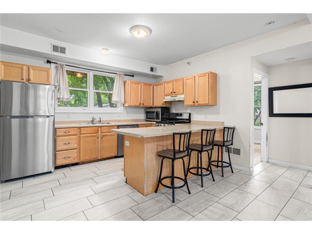 2827 Bryant Avenue N #2 Minneapolis MN 55411 7087185 image1