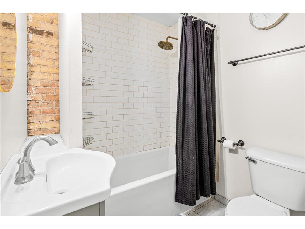2827 Bryant Avenue N #2 Minneapolis MN 55411 7087185 image4