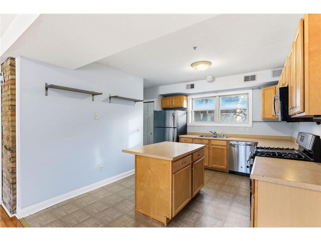 2827 Bryant Avenue N #4 Minneapolis MN 55411 6799740 image12
