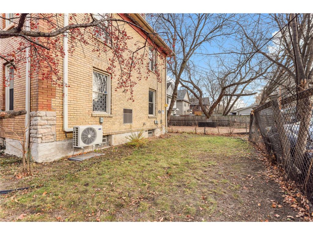 2827 Bryant Avenue N #4 Minneapolis MN 55411 6799740 image25