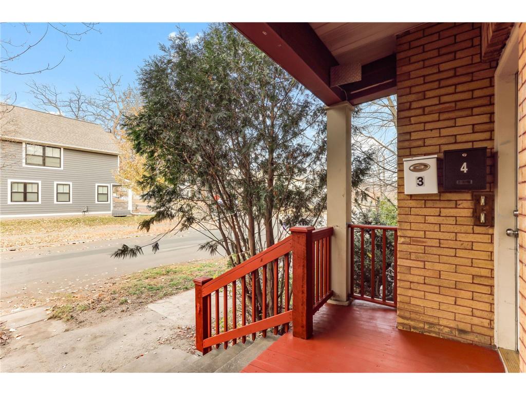 2827 Bryant Avenue N #4 Minneapolis MN 55411 6799740 image6