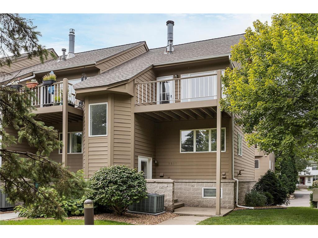 2827 Kenwood Isles Drive Minneapolis MN 55408 6770707 image1