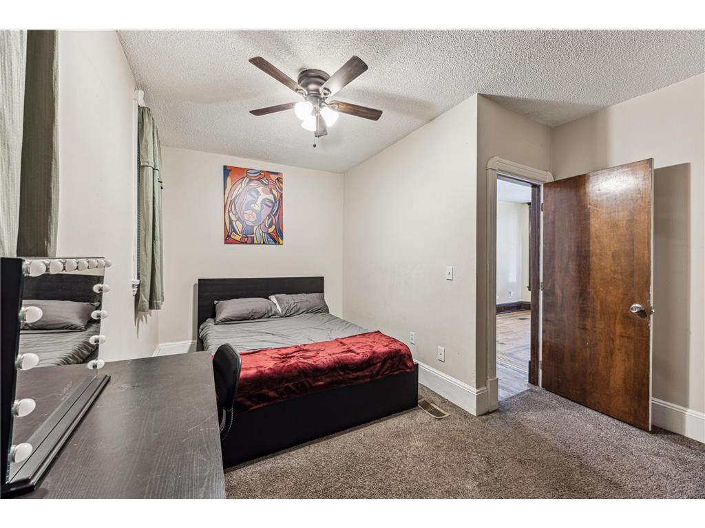 2827 Lyndale Avenue N Minneapolis MN 55411 7038219 image15