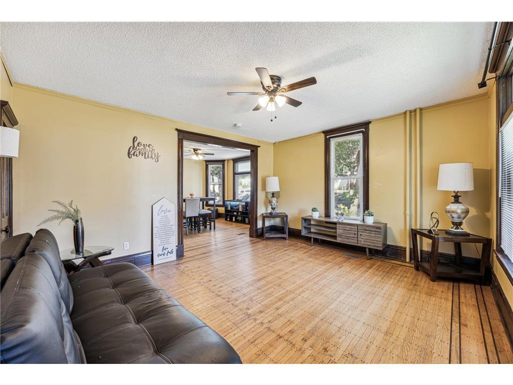 2827 Lyndale Avenue N Minneapolis MN 55411 7038219 image4