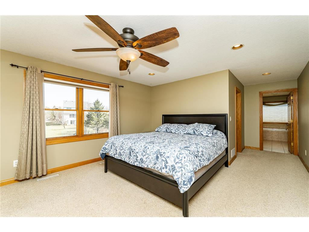 2827 Oakview Drive NE Rochester MN 55906 7048832 image22