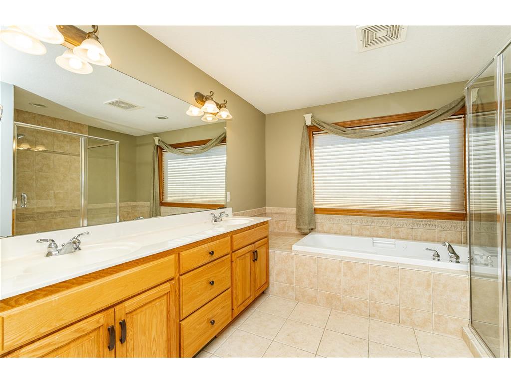 2827 Oakview Drive NE Rochester MN 55906 7048832 image24