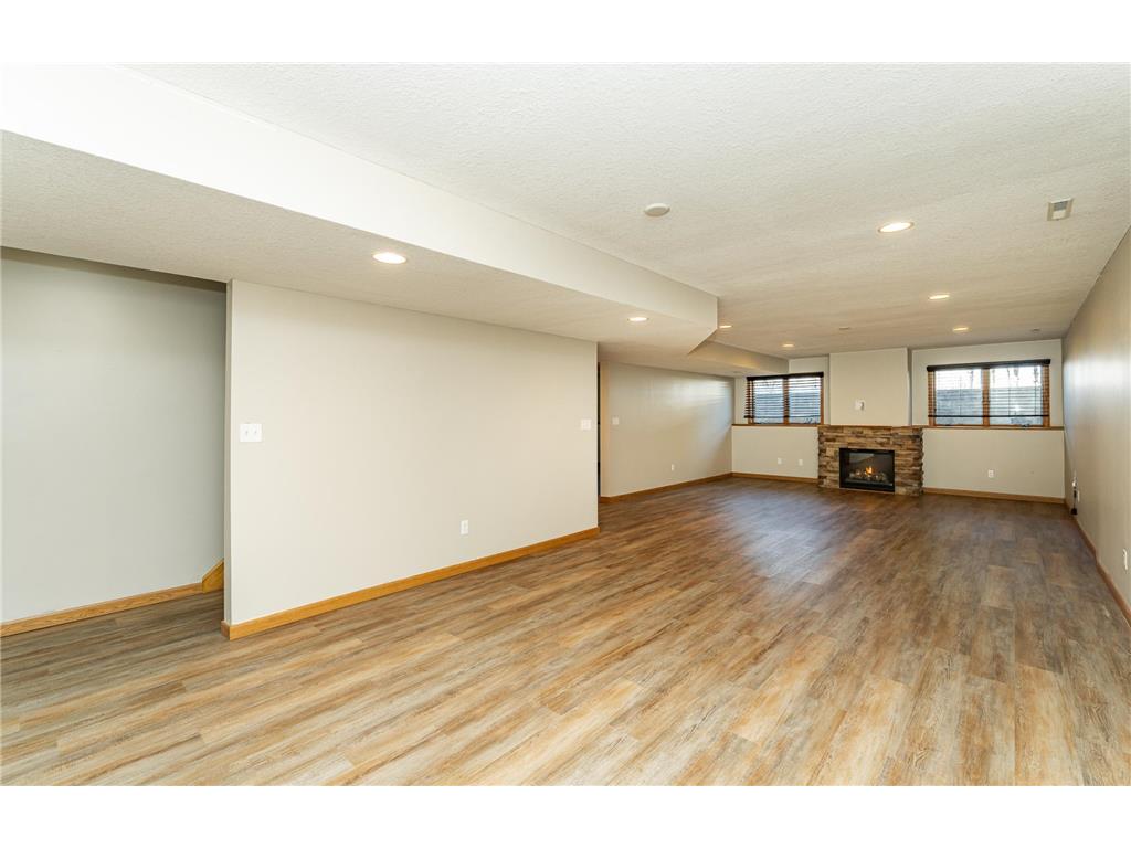 2827 Oakview Drive NE Rochester MN 55906 7048832 image32