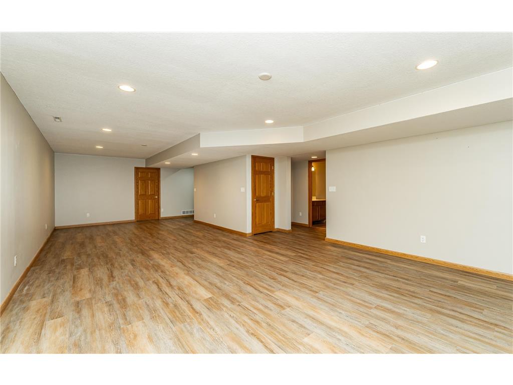 2827 Oakview Drive NE Rochester MN 55906 7048832 image34