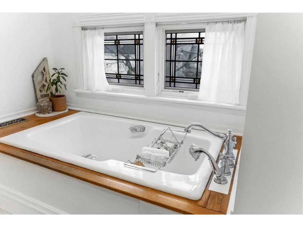 283 Avon Street N Saint Paul MN 55104 7020274 image41