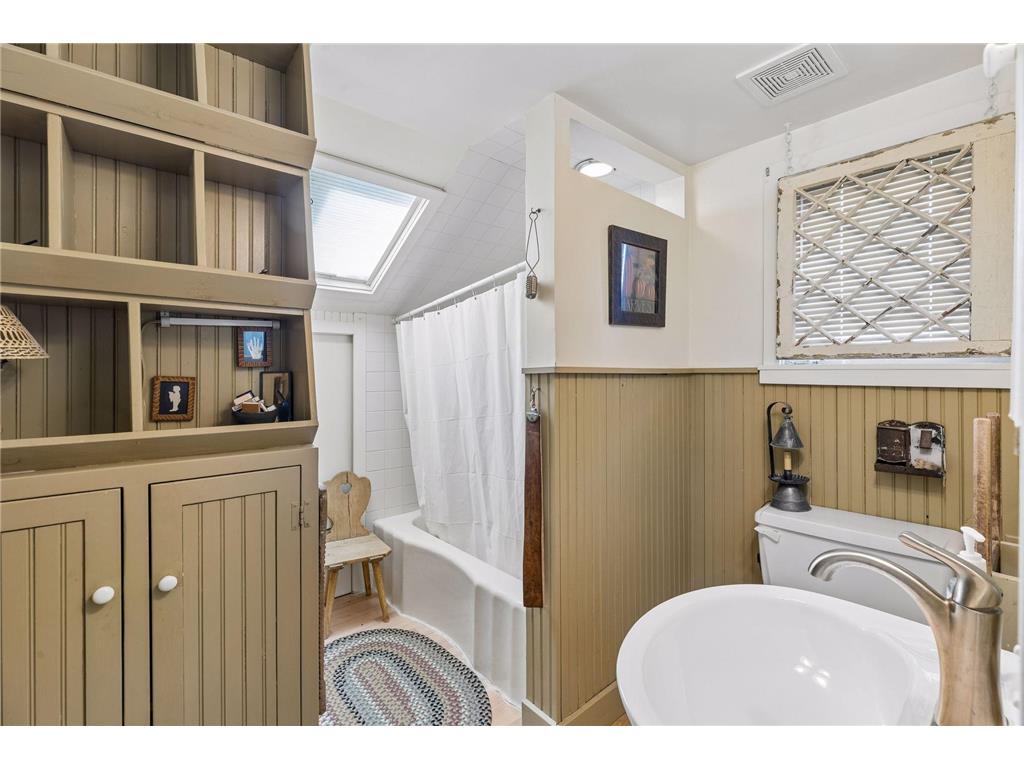2830 Center Road Woodland MN 55391 - Lake Minnetonka 7089168 image23