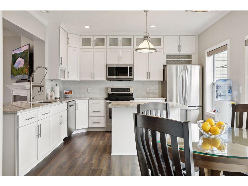 2833 Arona Street Roseville MN 55113 6519872 image1