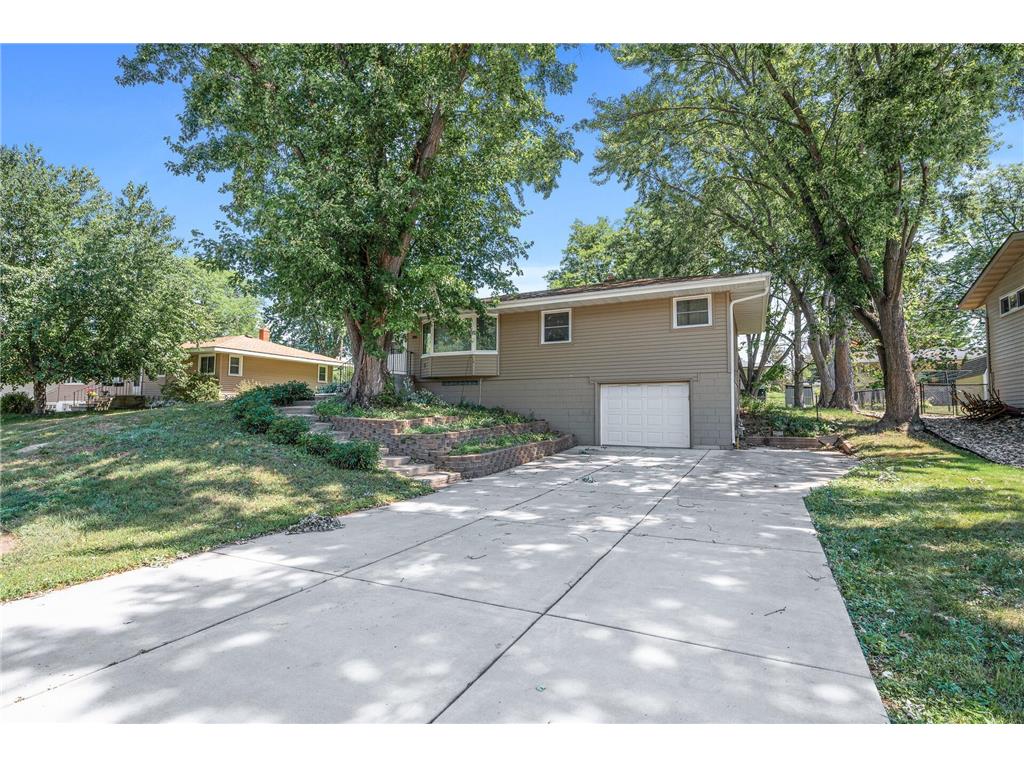 2834 Western Avenue N Roseville MN 55113 6410262 image1