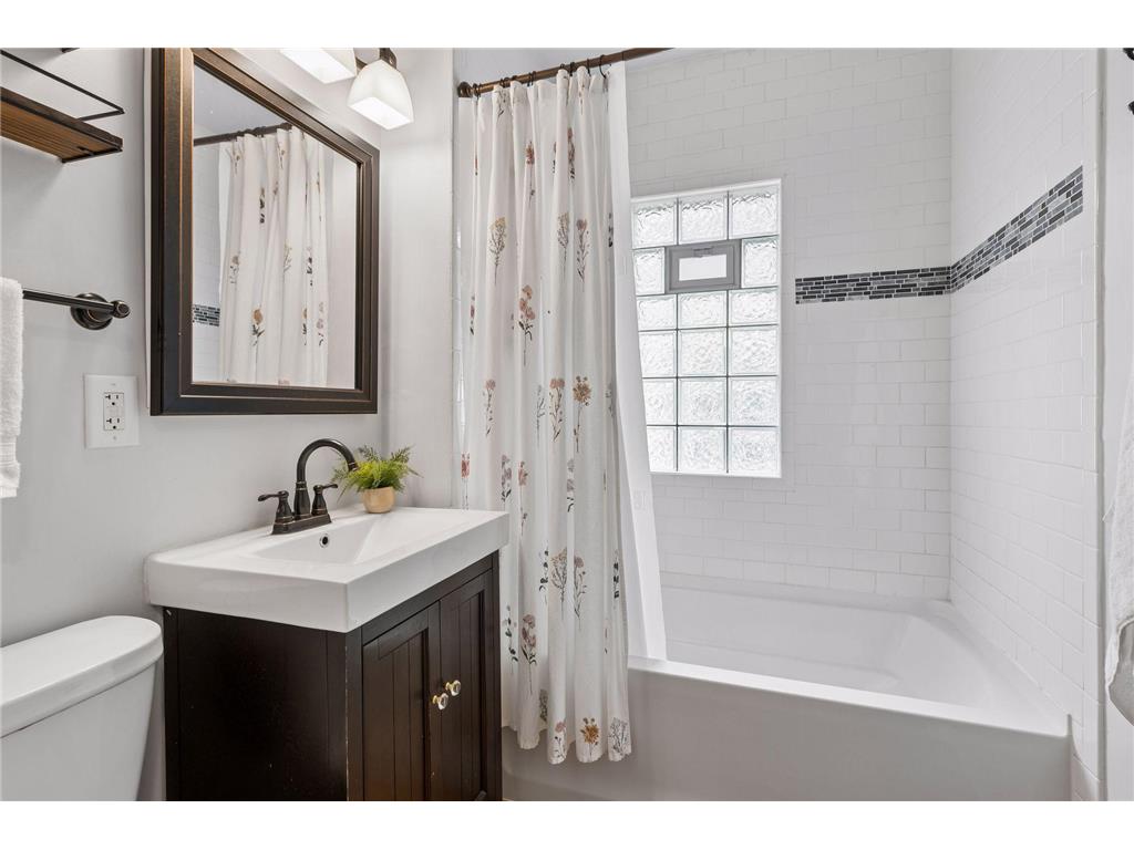2837 Lincoln Street NE Minneapolis MN 55418 7072614 image15