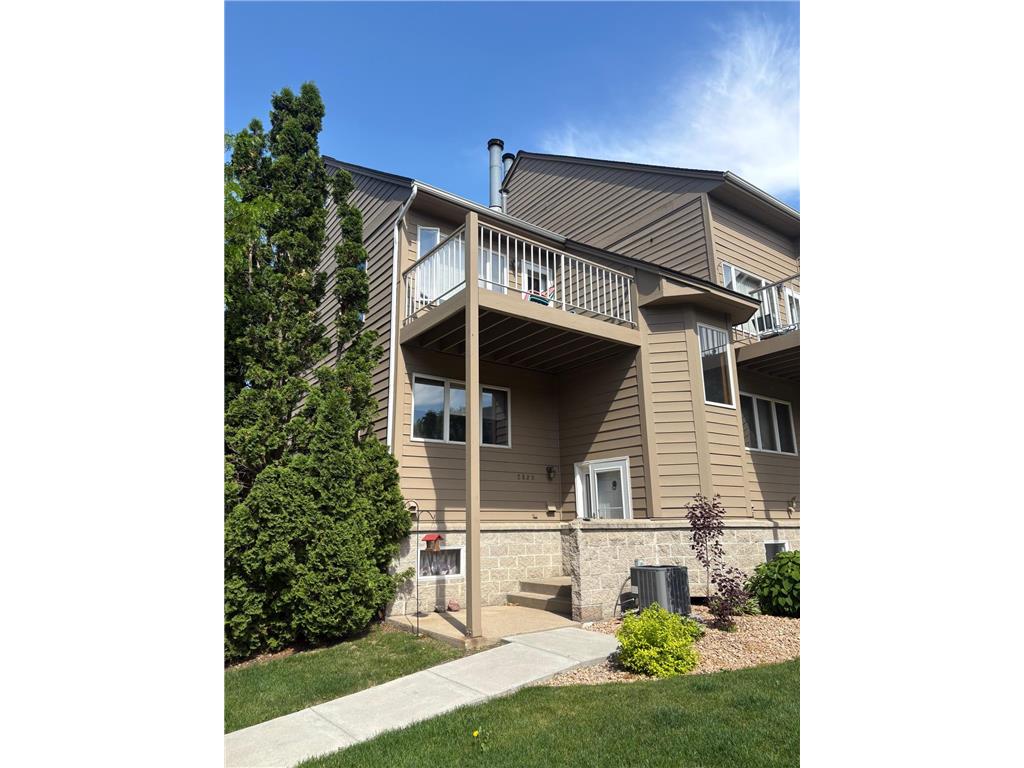 2839 Kenwood Isles Drive Minneapolis MN 55408 7071264 image1