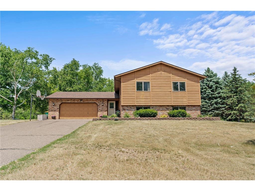 284 Edgewood Drive, Hudson Twp, WI 54016 MLS 6376208 Edina Realty