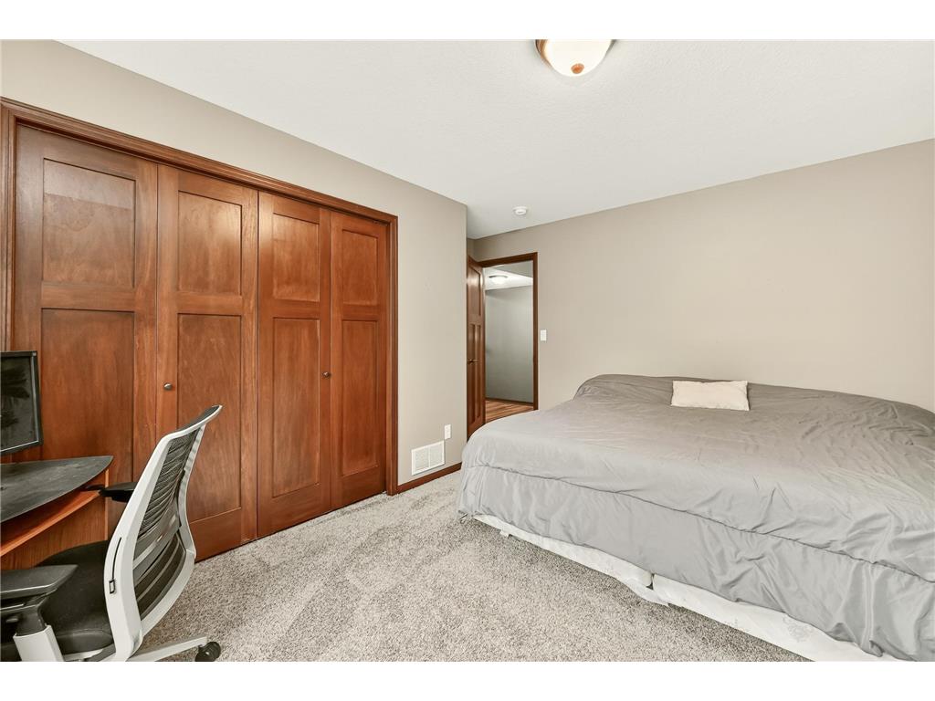 284 Highlands Avenue Zumbrota MN 55992 7084549 image24