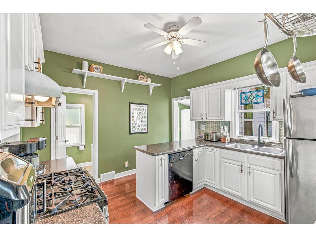 284 Winona Street E Saint Paul MN 55107 7113016 image12