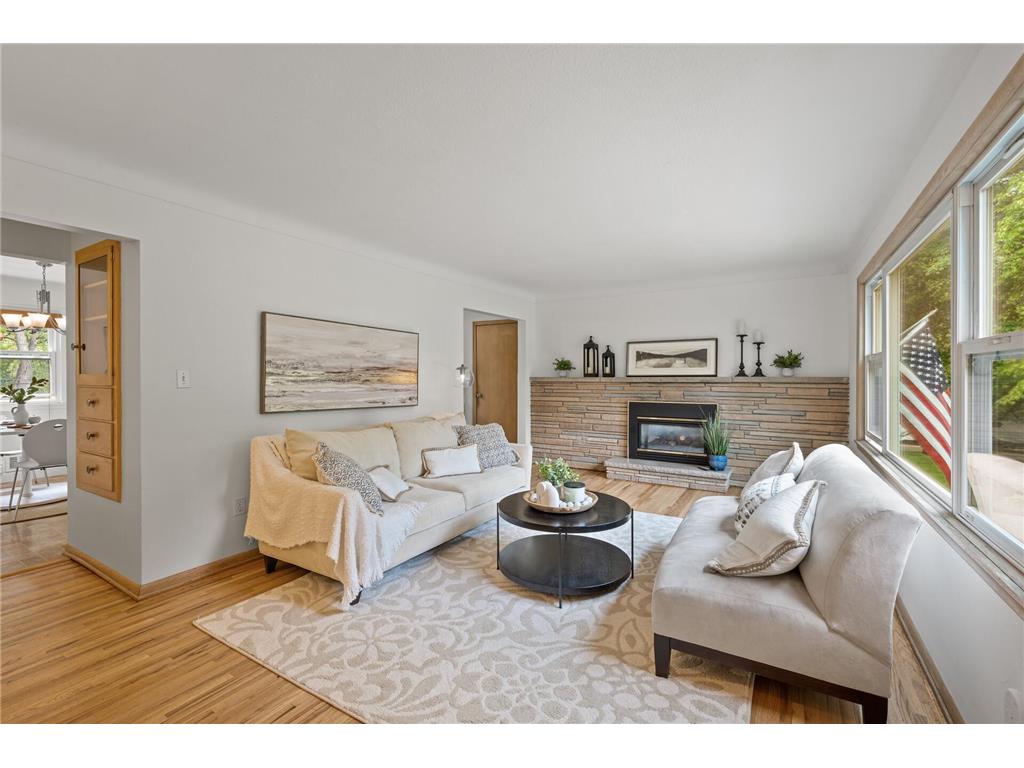 2847 Oxford Street N Roseville MN 55113 6372009 image1