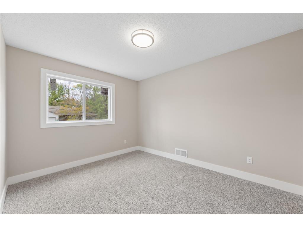 2848 Ardan Avenue Mounds View MN 55112 7068550 image8