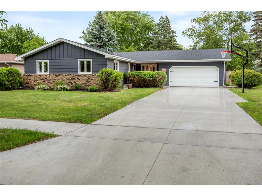 2849 Hickory Street N Fargo ND 58102 7095931 image1