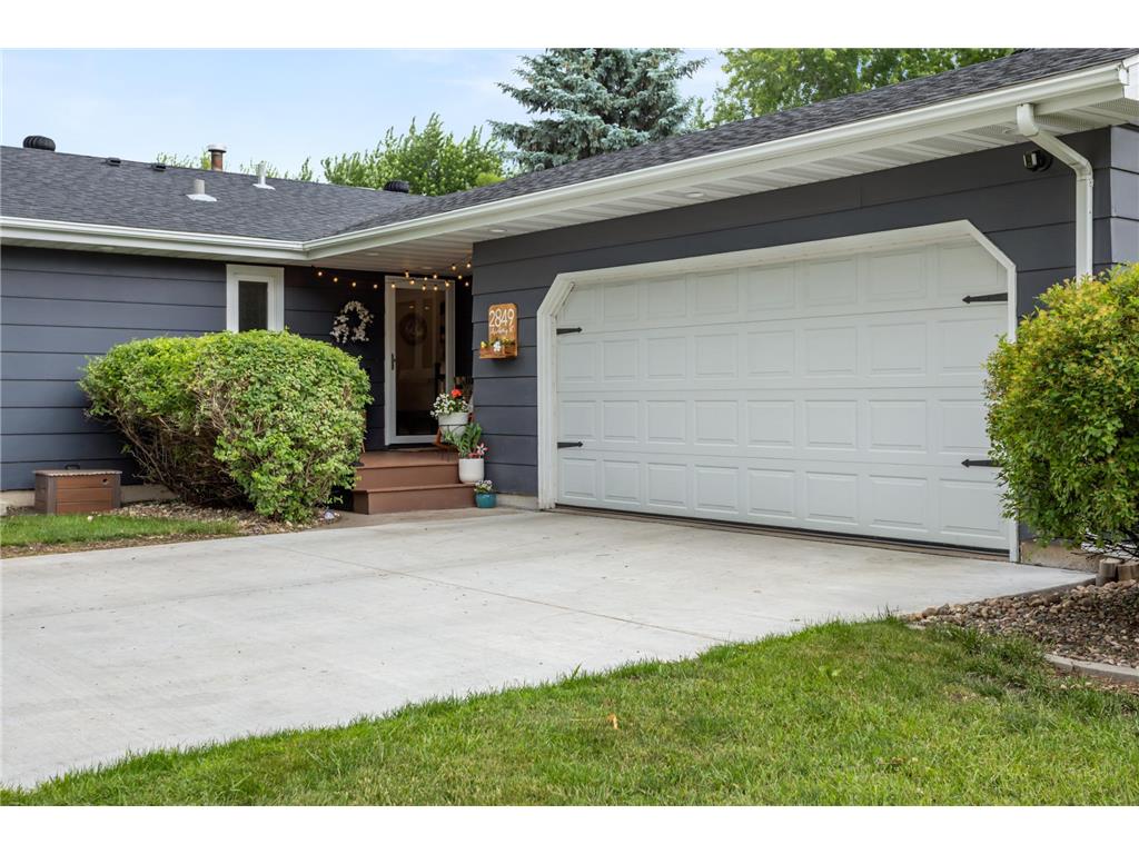 2849 Hickory Street N Fargo ND 58102 7095931 image2