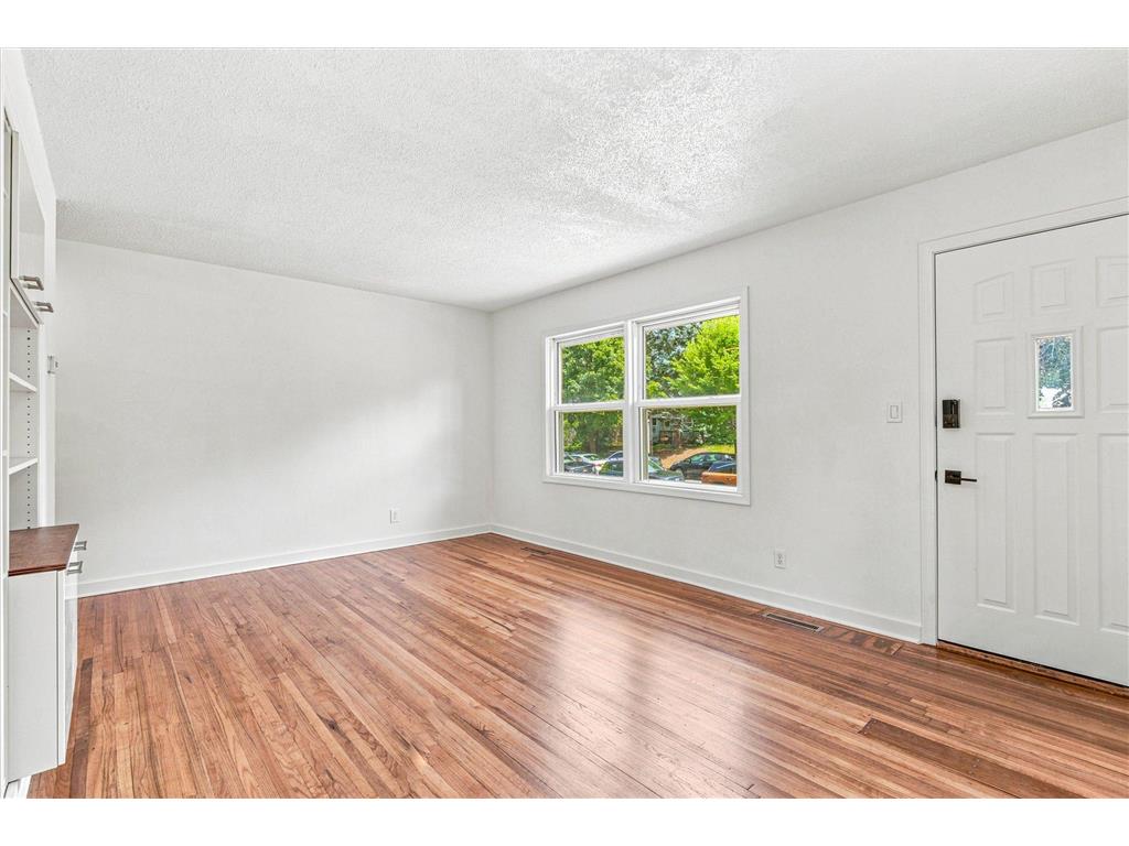 285 Hazelwood Street Saint Paul MN 55106 7109597 image6
