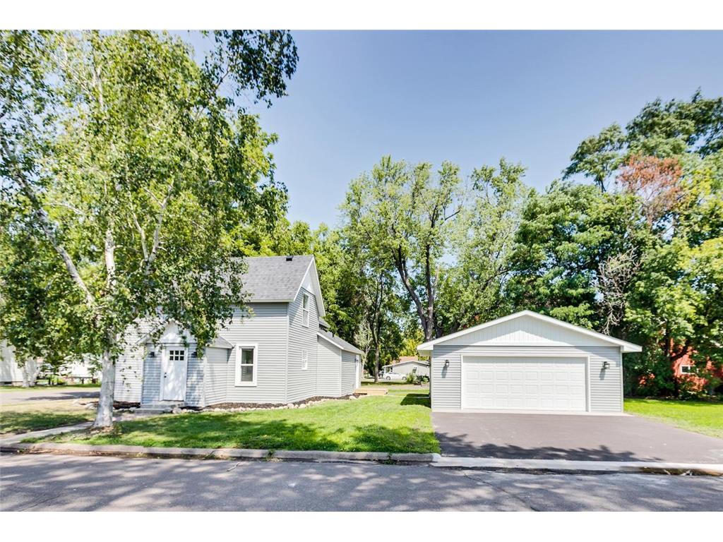 285 W 2nd Street Rush City MN 55069 6408918 image1