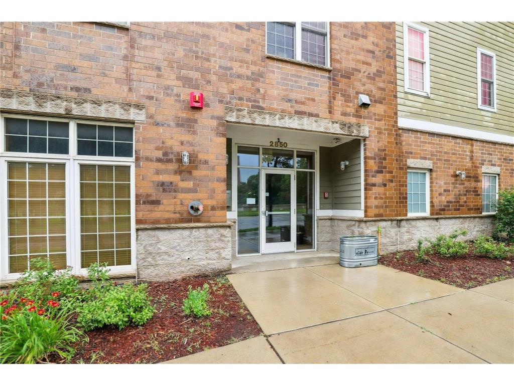2850 Cedar Avenue S #208 Minneapolis MN 55407 6751646 image1