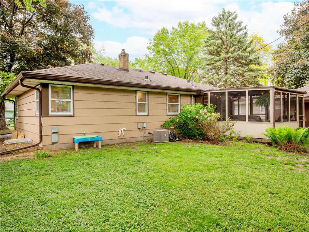 2851 Dellwood Street Roseville MN 55113 7078384 image11