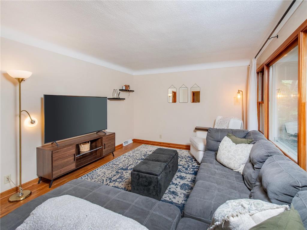 2851 Dellwood Street Roseville MN 55113 7078384 image15
