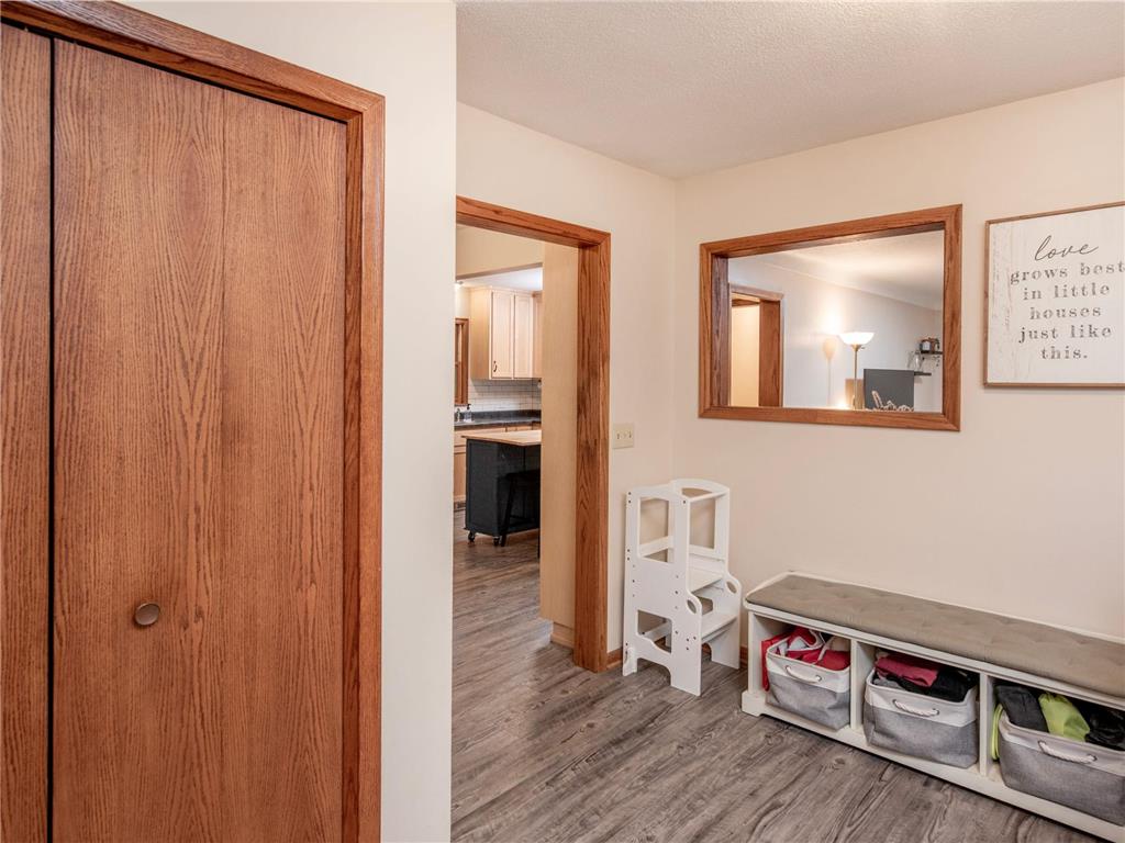 2851 Dellwood Street Roseville MN 55113 7078384 image24
