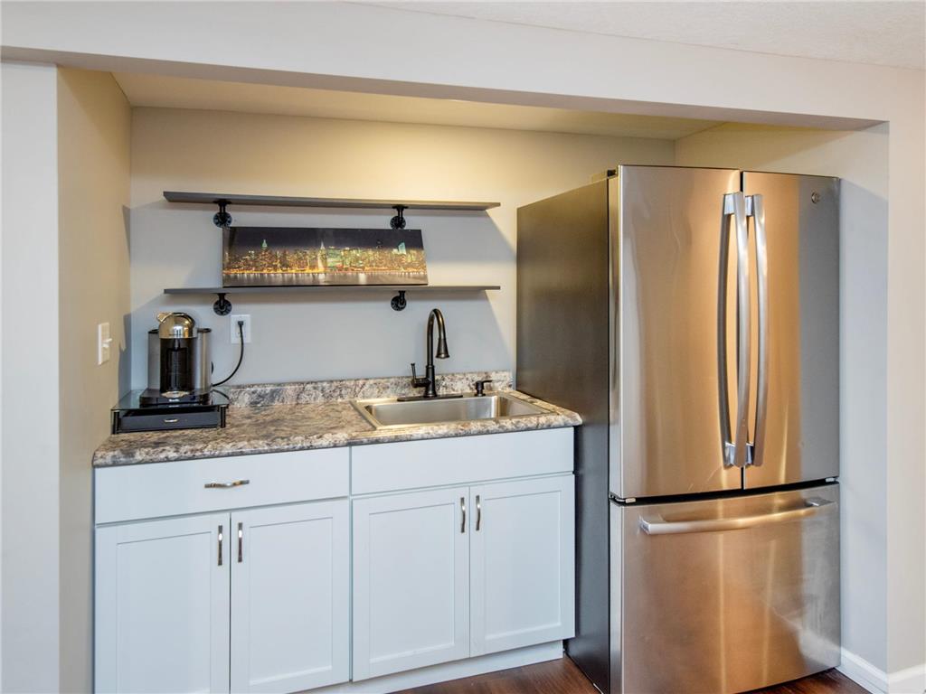 2851 Dellwood Street Roseville MN 55113 7078384 image32