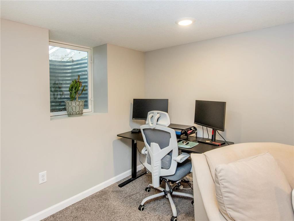 2851 Dellwood Street Roseville MN 55113 7078384 image36