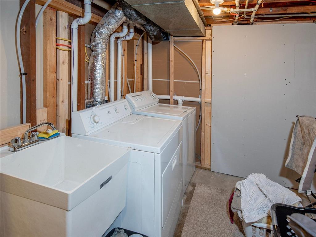 2851 Dellwood Street Roseville MN 55113 7078384 image37