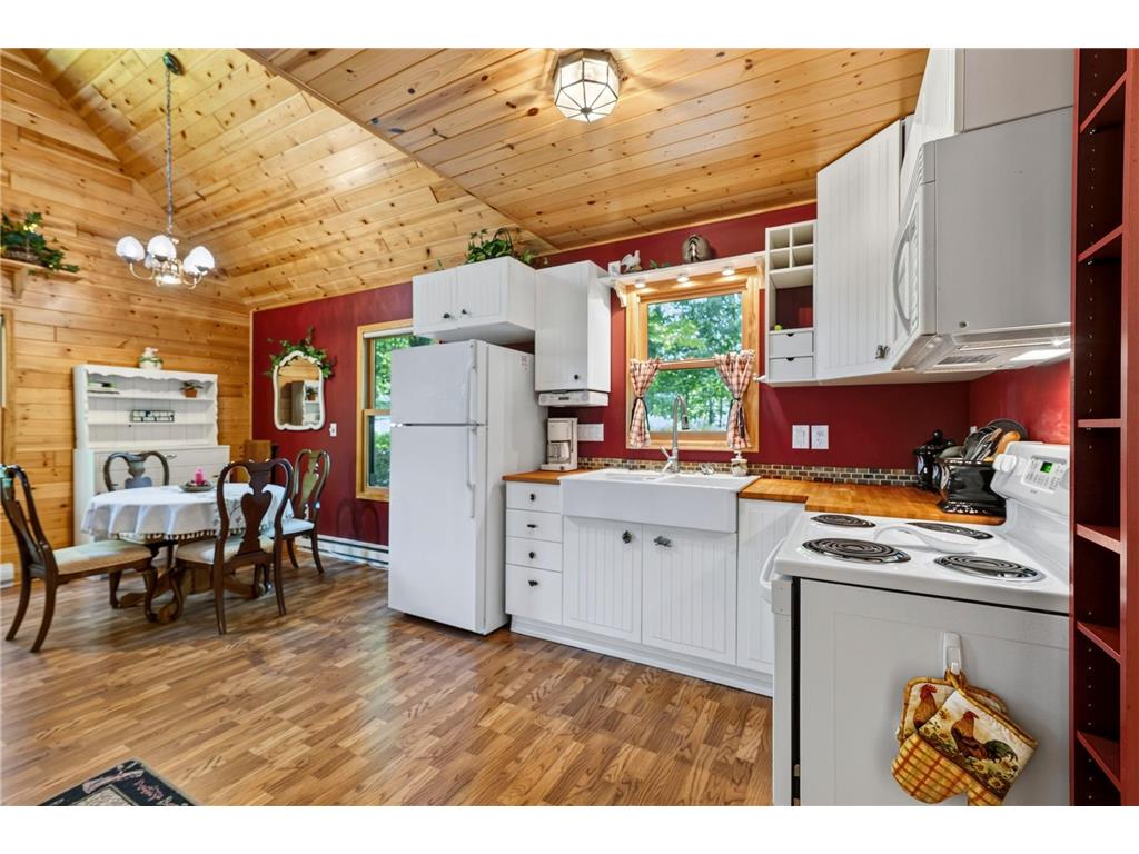 28527 King Arthurs Court Danbury WI 54830 - Fremstadt Lake 7094129 image18