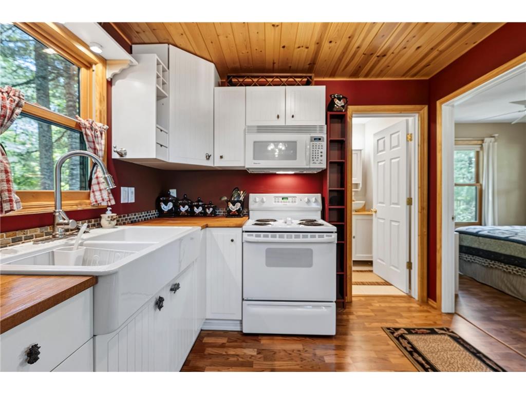 28527 King Arthurs Court Danbury WI 54830 - Fremstadt Lake 7094129 image20