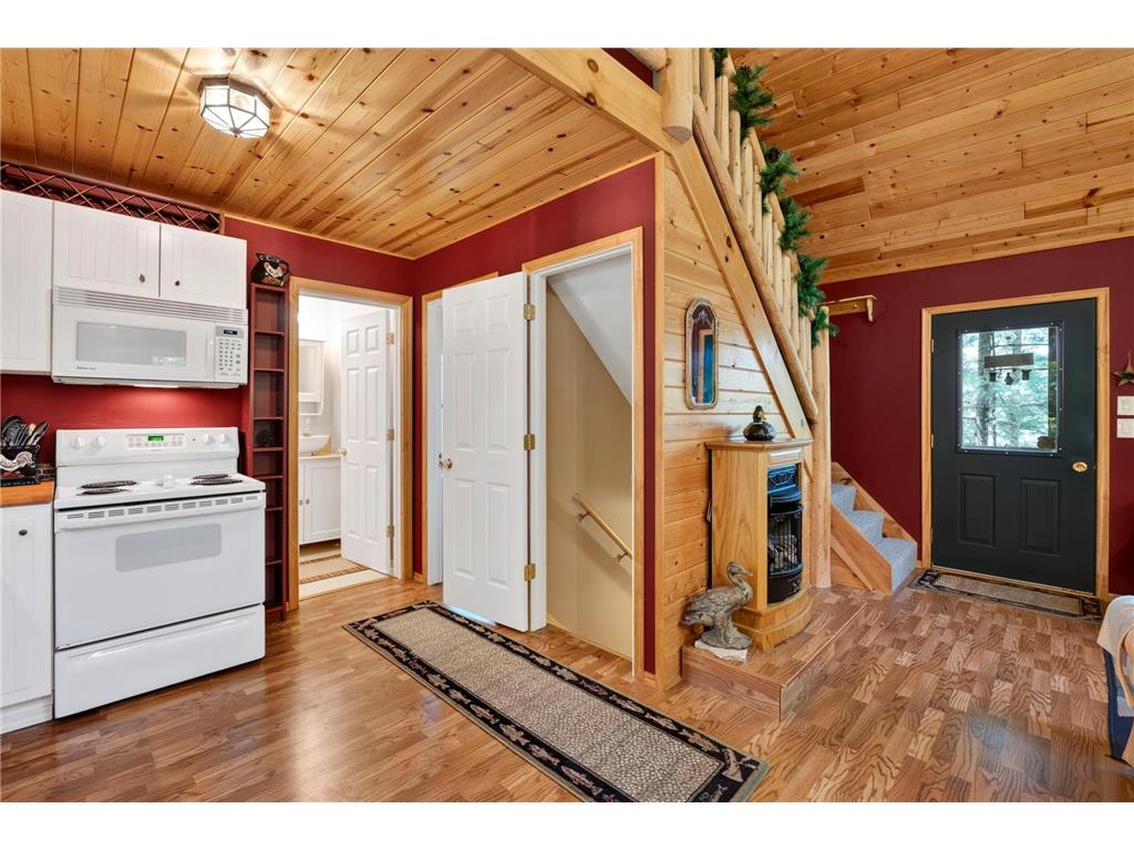 28527 King Arthurs Court Danbury WI 54830 - Fremstadt Lake 7094129 image33