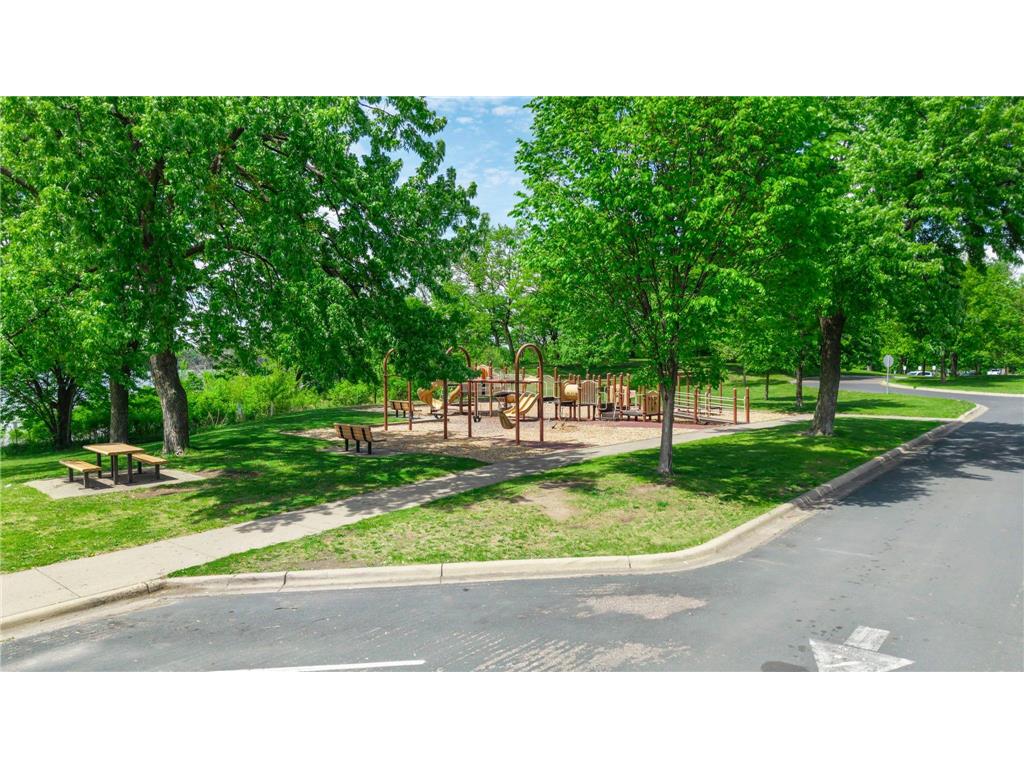 2854 Churchill Street Roseville MN 55113 7055039 image40