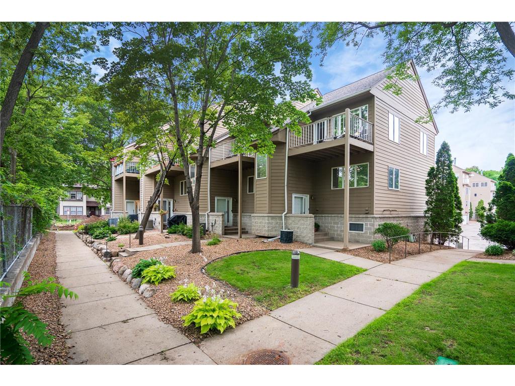 2854 Kenwood Isles Drive, Minneapolis, MN 55408 MLS 6223114 Edina