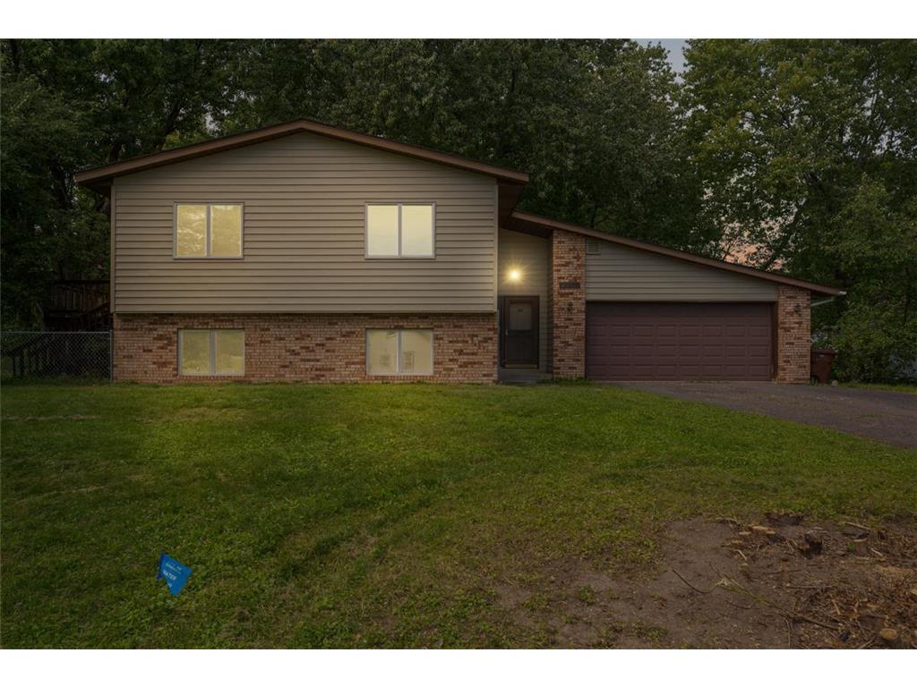 2856 Helena Avenue N Oakdale MN 55128 6587500 image1