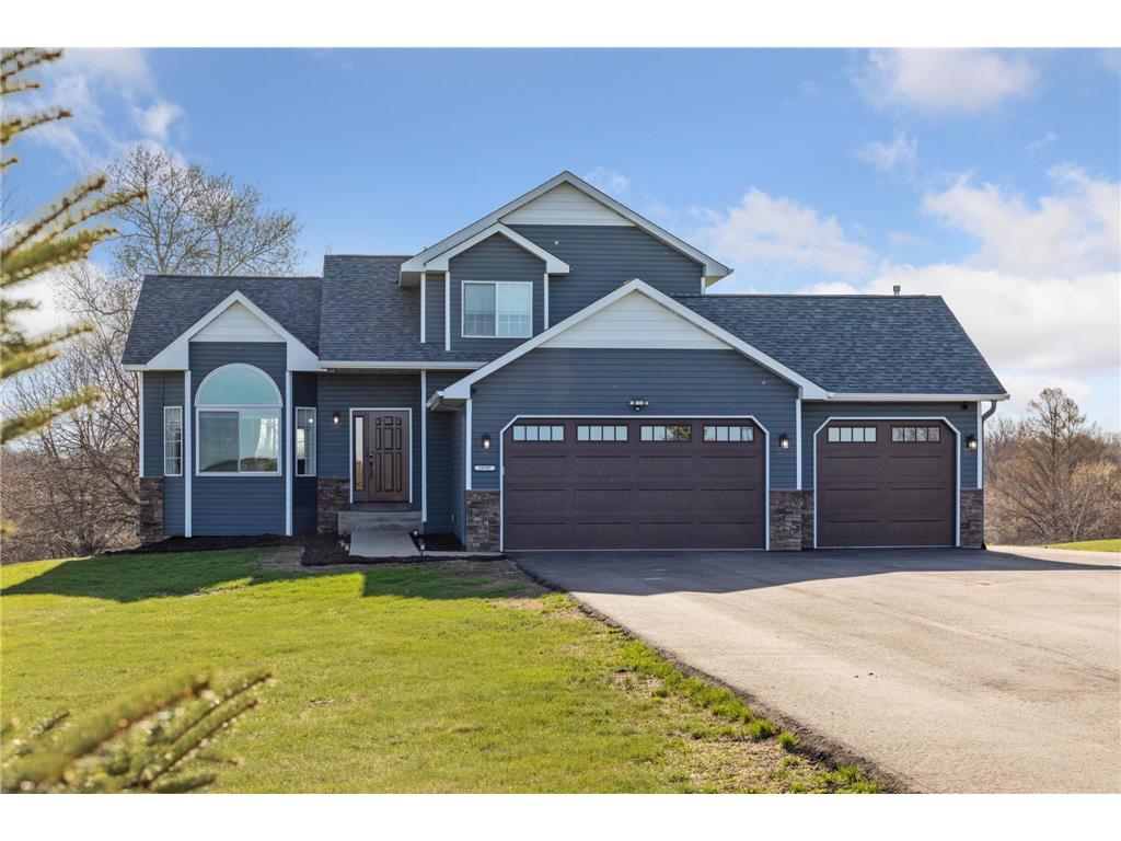 28597 Holly Drive NW Isanti MN 55040 6365836 image1